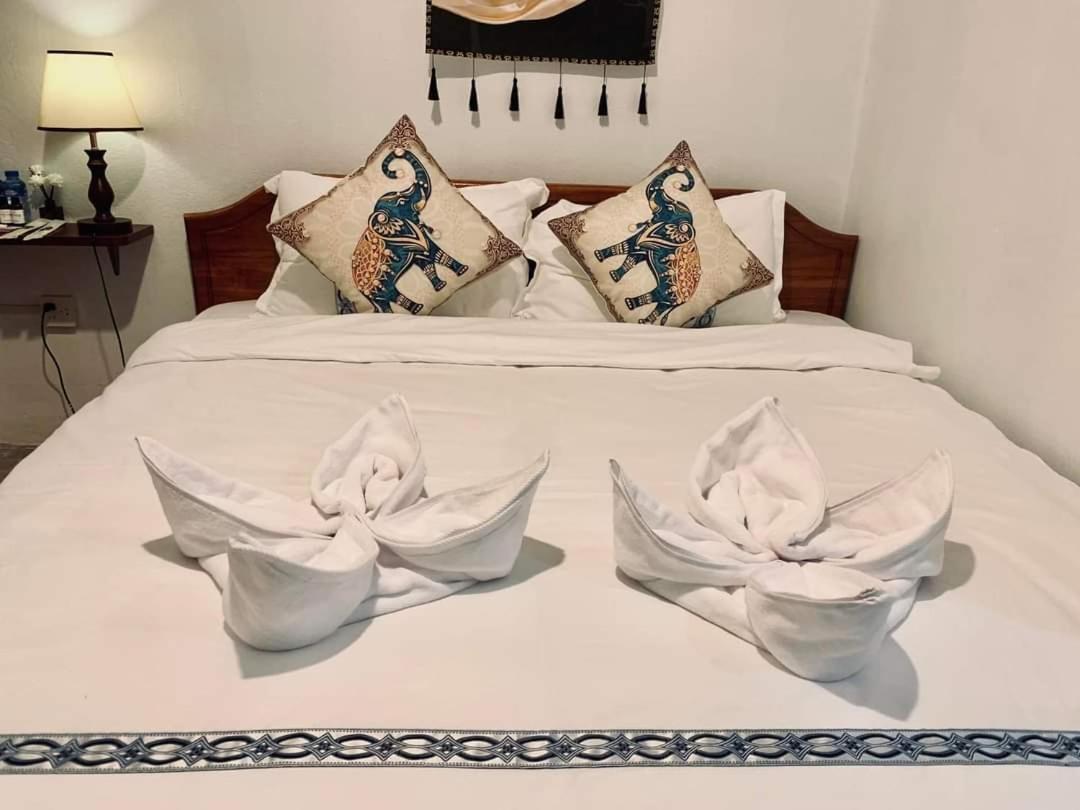 Vangvieng Pool House Hotel Vang Vieng Dış mekan fotoğraf